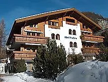 Obri Tuftra Hotel